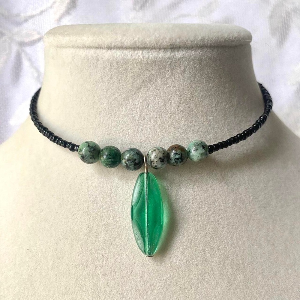 African Turquoise Green Beaded Memory Wire Choker Necklace